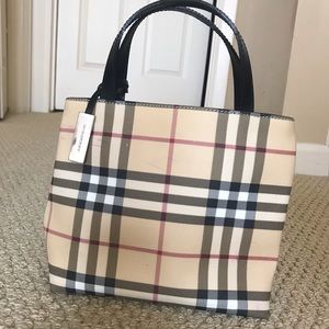 Burberry Clutch in classic print